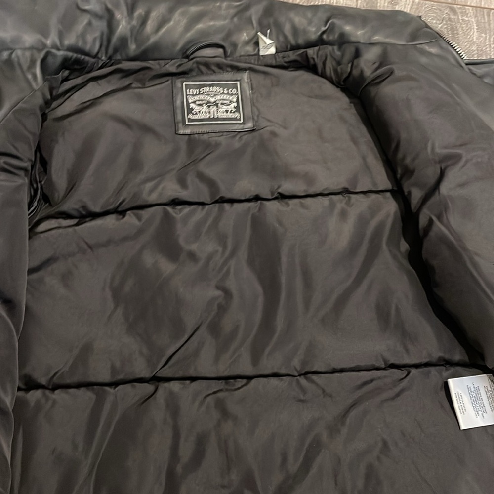 Levi’s Puffer Jacket - image 3